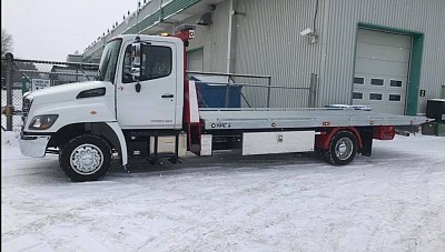 Une équipe jeune et dynamique qui vous offre un service rapide et efficace, Nous offrons les services de transport de tous genres, Remorquages local et longue distance, Achat de véhicule pour ferraille, Déverrouillage de porte, Survoltages de batterie, Assistance lors d’une crevaison, Accident, Panne d’essence, Dépannage et plus encore,